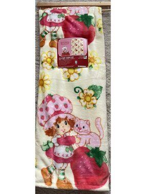 Strawberry Shortcake Custard Spring FlowersThrow Blanket 50" X 70" Yellow NEW